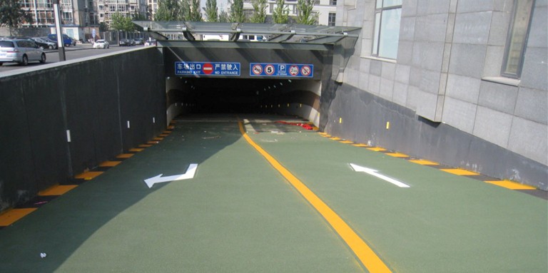 无振动止滑车道